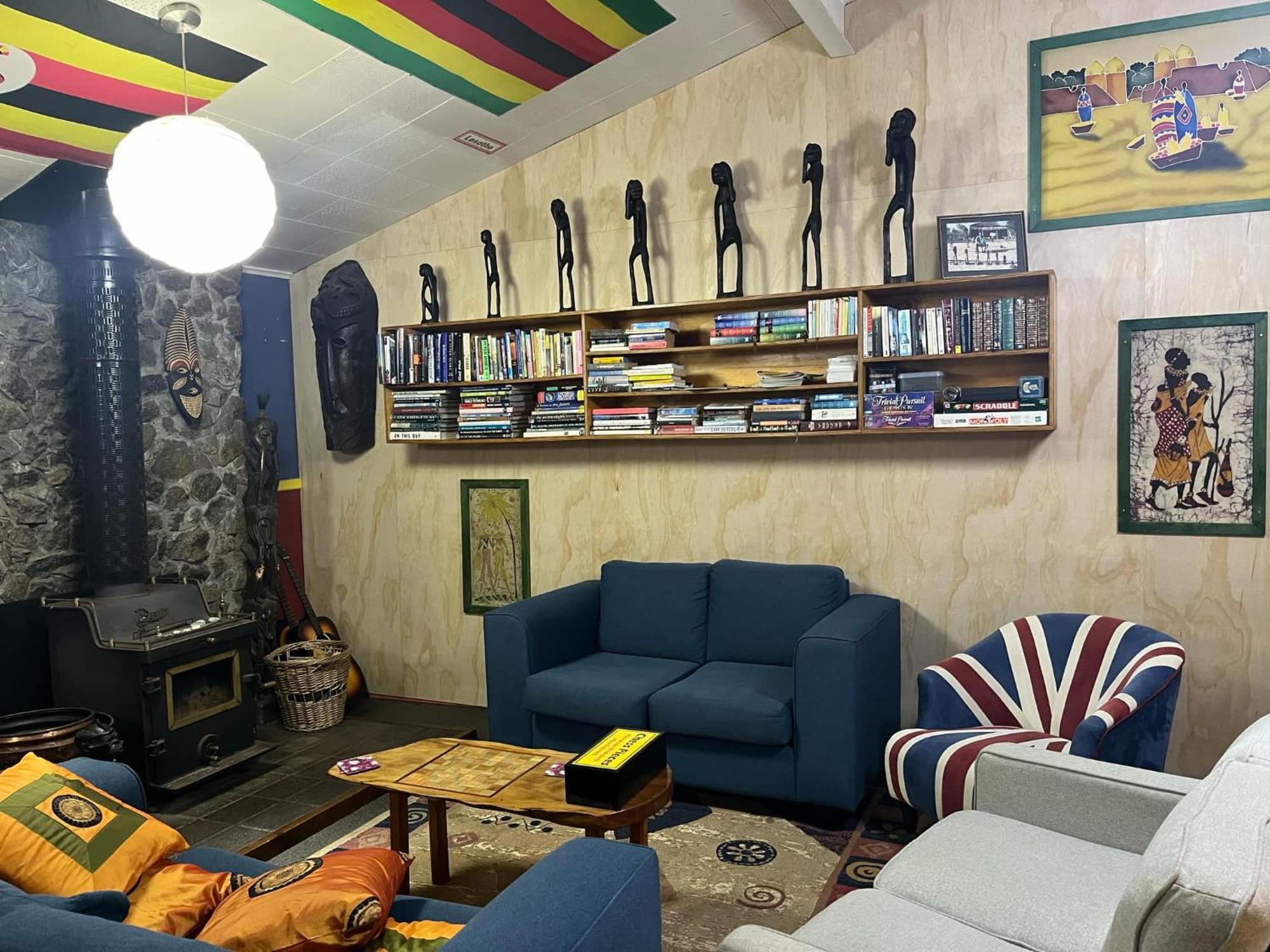 Global Village Travellers Lodge Greymouth Ngoại thất bức ảnh The living room at the 2014 edition of the World of Wear Shed